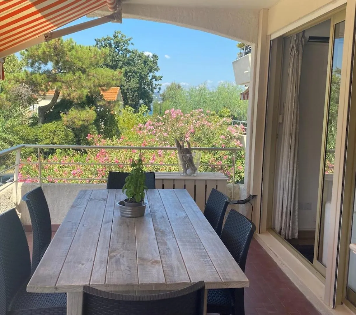Appartement 4 P Avec Grande Terrasse, Piscine, Parking Dans Saint Tropez Centre 0*, Saint-Tropez France